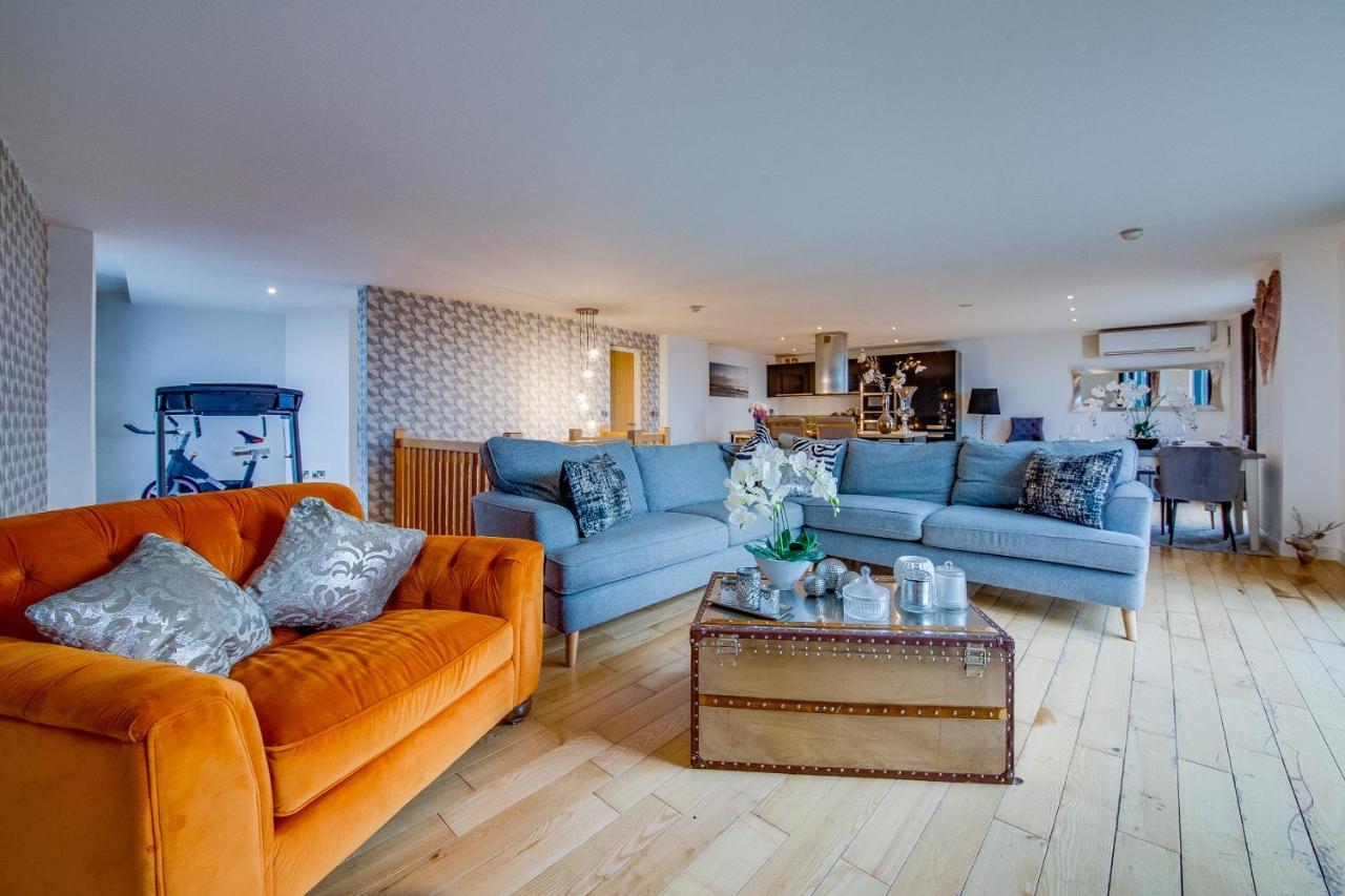 Spacious 3-Bed Penthouse With City Sky Line Views Шефилд Екстериор снимка