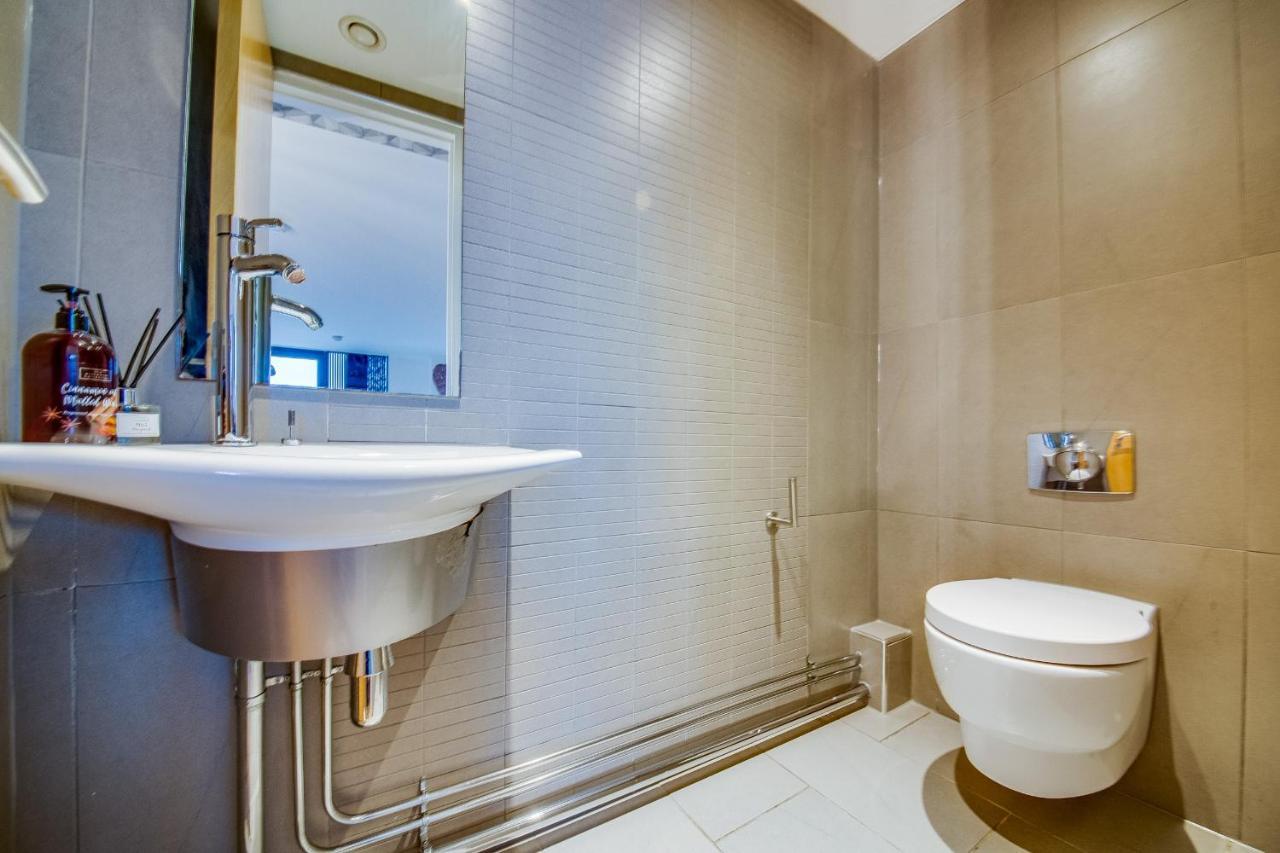 Spacious 3-Bed Penthouse With City Sky Line Views Шефилд Екстериор снимка