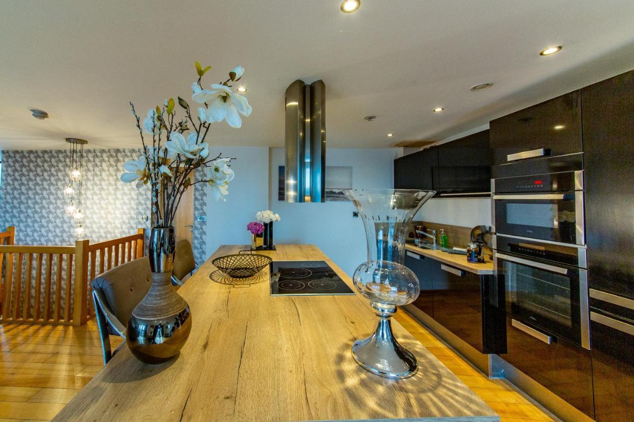 Spacious 3-Bed Penthouse With City Sky Line Views Шефилд Екстериор снимка
